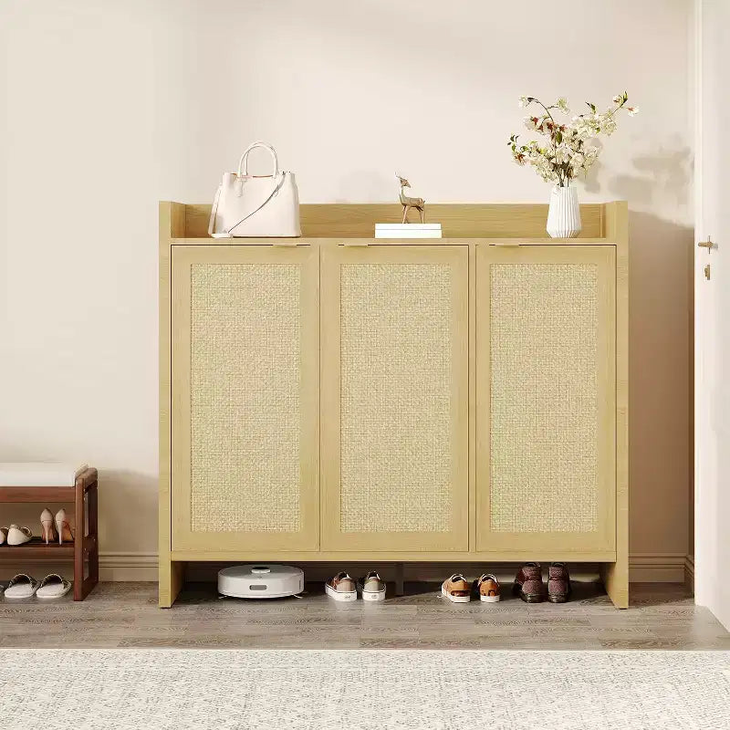 Shoe rack storage cabinet at the entrance, with a door and adjustable, suitable for corridors and living rooms, made of light oak material